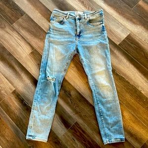 Zara skinny jeans, ankle length. Gently worn. No longer fit me in great shape